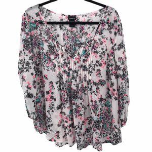 Torrid White Floral Pin Tucked Lightweight Blouse